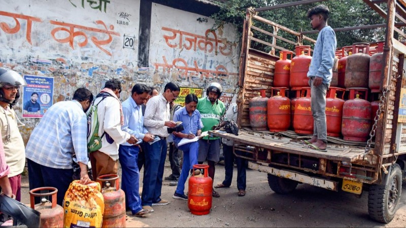 LPG Cylinder Panic & Booking System Crash in India